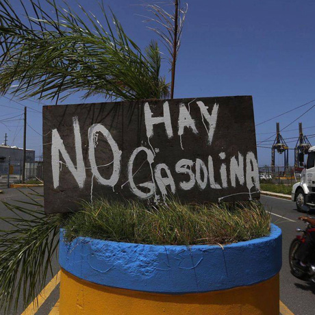 Photo of a sign that says No Hay Gasolina